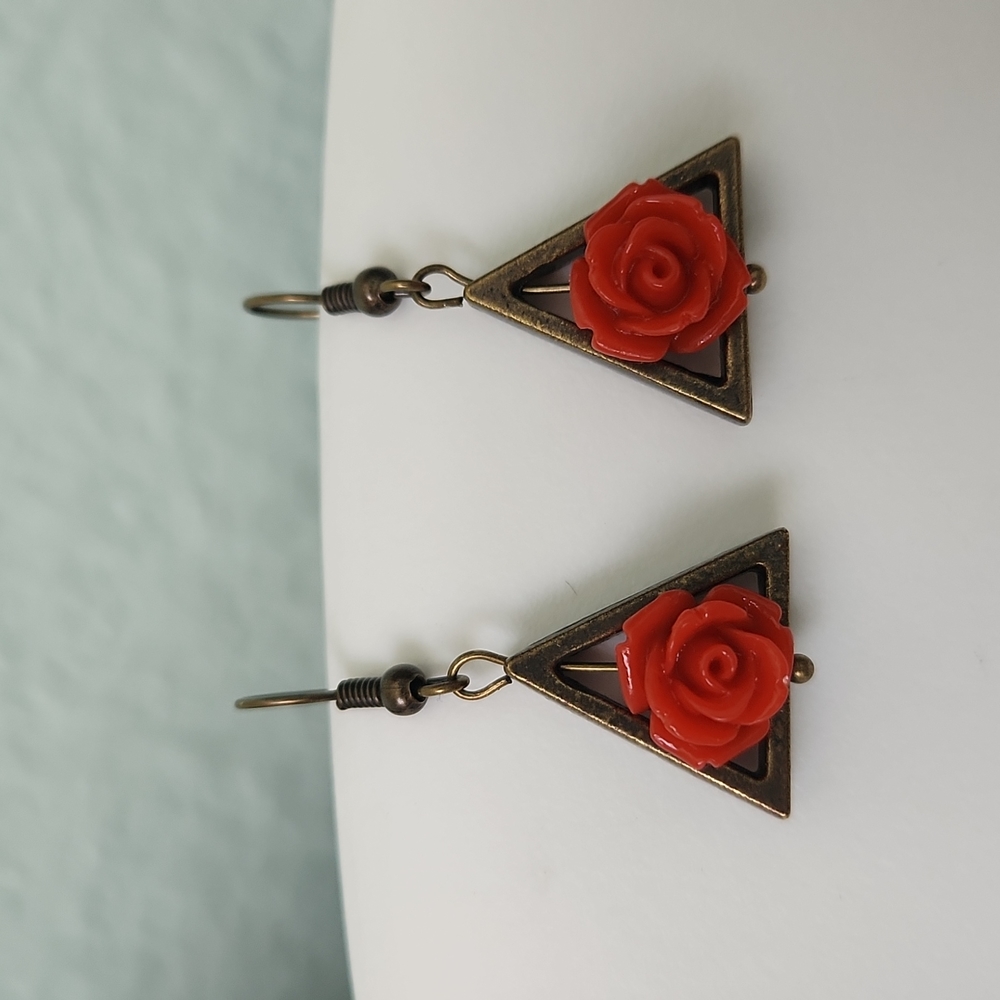 Olive Branch Workmanship 🫒  Bronze triangle rose earrings